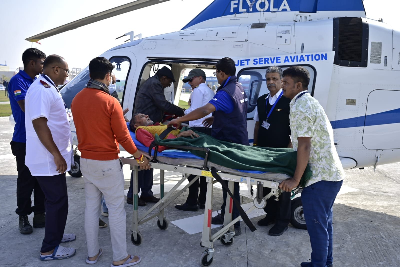 গঙ্গাসাগর মেলায় প্রথম এয়ার-লিফট, গুরুতর অসুস্থ পুণ্যার্থীকে পাঠানো হল বাঙ্গুর হাসপাতালে